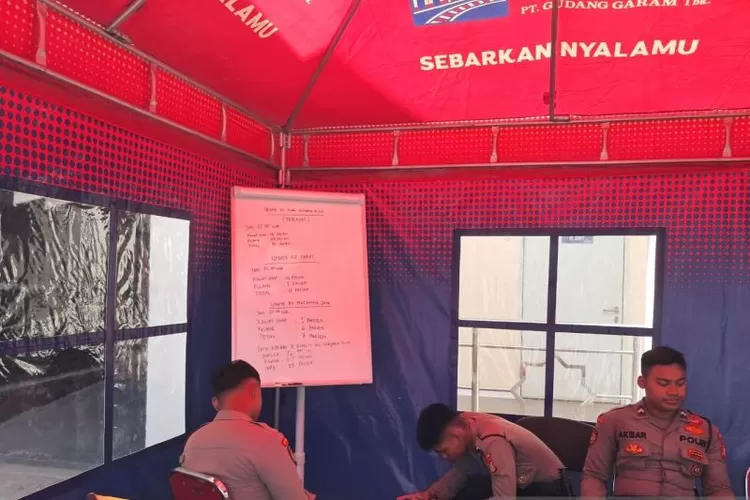 Arsip. Polda Metro Jaya mendirikan pos pelayanan di RS Islam Cempaka Putih dan memberikan update data terbaru pasien korban ledakan SMAN 72 Jakarta di rumah sakit setempat pada Minggu (9/11/2025).  (ANTARA/Mario Sofia Nasution)