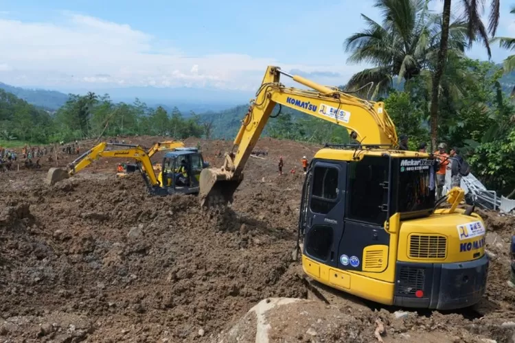 Menyoroti fakta terkini terkait insiden longsor yang terjadi di Kabupaten Banjarnegara, Jawa Tengah. ( X.com/@KemenPU)
