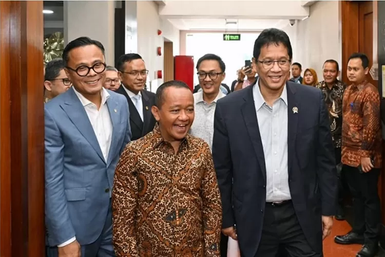 Pertemuan Menkeu Purbaya, Menteri ESDM Bahlil, dan Kepala BP BUMN Donny Oskaria.  (Instagram/menkeuri)