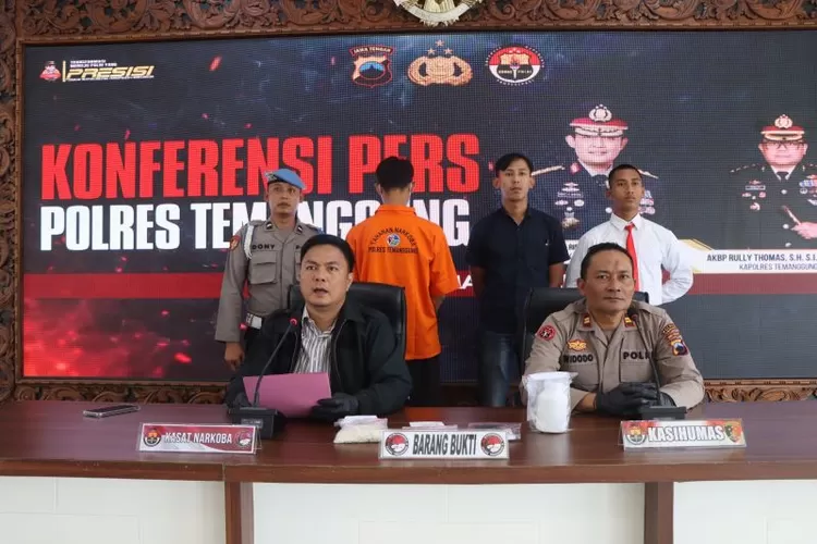 Tersangka beserta barang bukti kejahatan (Foto: Istimewa)