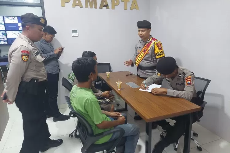 Ilustrasi: Pamapta Polres Sukoharjo amankan pengamen meresahkan.  (Dok. Polres Sukoharjo)