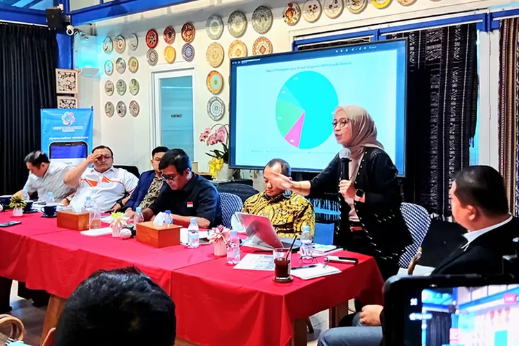 Suasana panel diskusi refleksi akhir tahun.  (Dok)