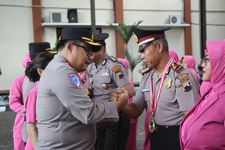 Upacara pemberian kenaikan pangkat di Polres Temanggung.  (Arif Zaini Arrosyid)