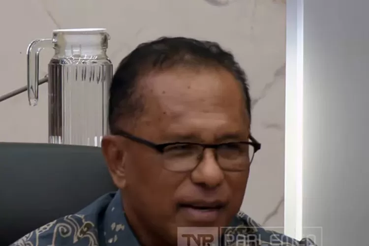 Anggota Komisi IV DPR Fraksi PKB, Usman Husin meminta Menhut Raja Juli mundur dari jabatannya.  (YouTube/TVR Parlemen)
