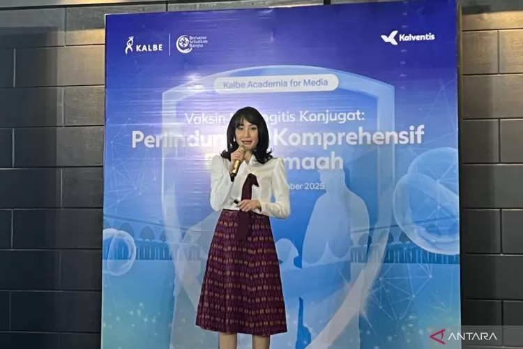 Sri Dewi LarasatiDokter spesialis penyakit dalam konsultan alergi imunologi dr. Suzy Maria, SpPD-KAI, M.Sc menyampaikan penjelasan tentang penyakit meningokokus invasif dalam diskusi kesehatan bersama Kalventis di Jakarta, Kamis (4/12/2025).  (ANTARA/Sri Dewi Larasati)