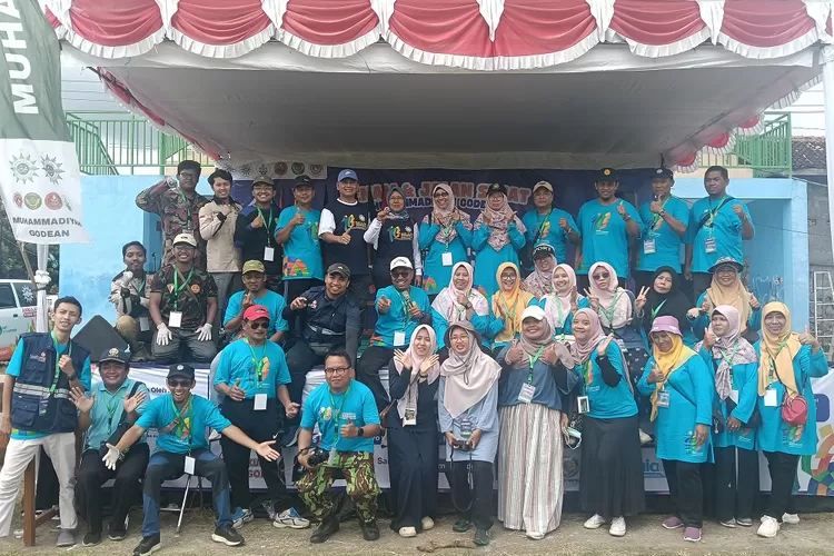 Rangkaian kegiatan jalan sehat dan senam bersama Semarak Milad ke-113 Muhammadiyah.  (Foto: Sulistyanto)