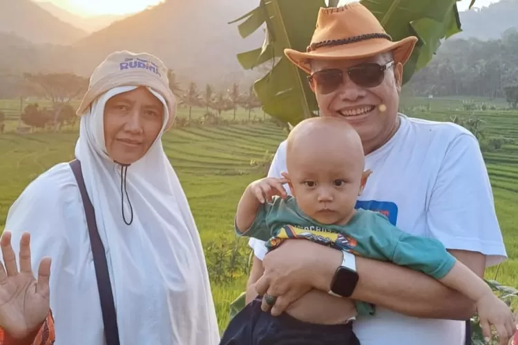 Ilustrasi Peran orang tua dalam pembentukan generasi berkualitas (Dok. Dr. H. Khamim Zarkasih Putro, M. Si.)