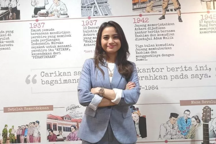 Arsip - Aktris Acha Septriasa saat berkunjung ke Kantor LKBN Antara di Jakarta pada Senin 29/8/2022).  (ANTARA/Suci Nurhaliza)