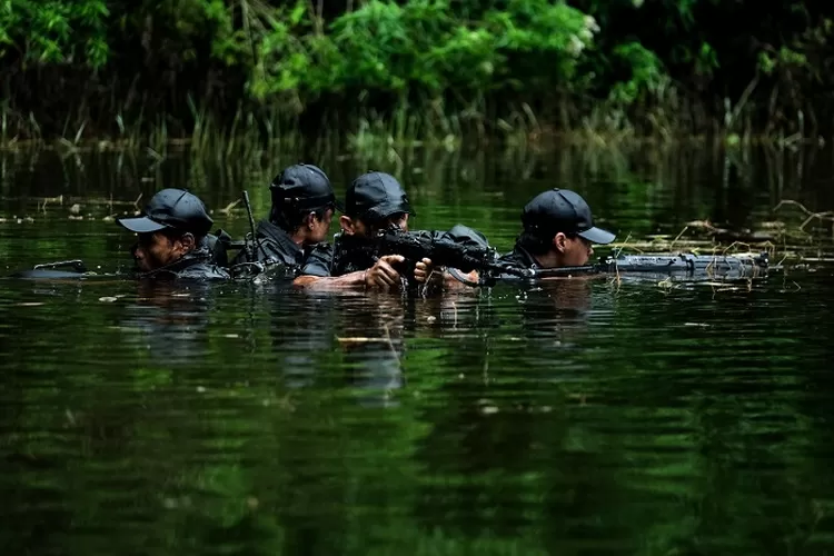 Salah satu scene dalam film Timur yang mulai tayang di bioskop pada 18 Desember 2025.  (Dok)