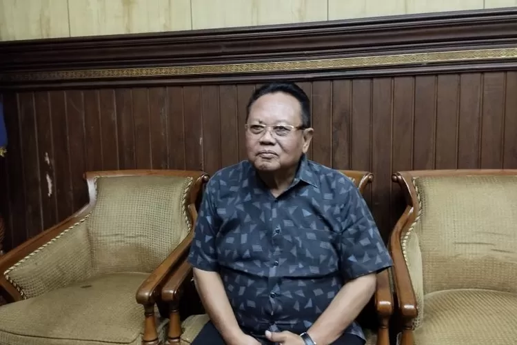 Ketua DPRD DIY Nuryadi saat memberikan keterangan pers  (Foto: Samento Sihono)