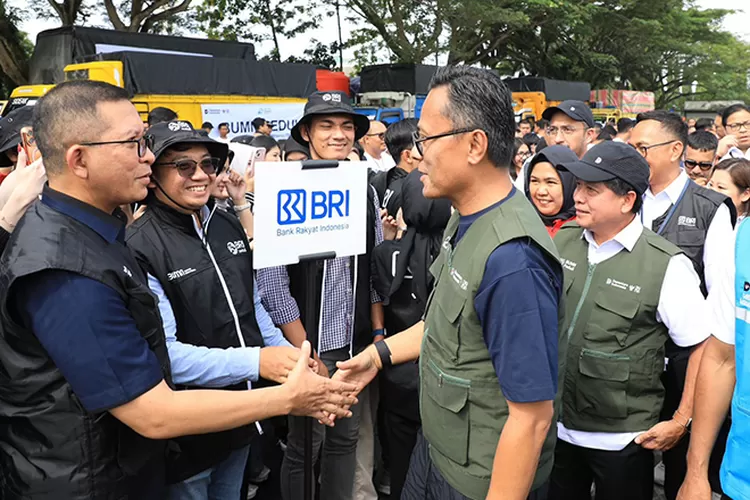 Danantara Indonesia dan BP BUMN mengerahakan lebih dari 1.000 relawan untuk bantuan kemanusiaan.  (Dok Danantara)
