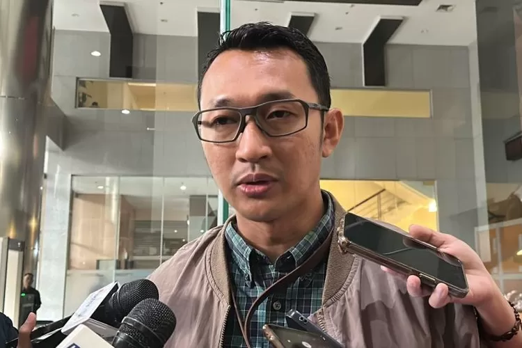  Juru Bicara Komisi Pemberantasan Korupsi Budi Prasetyo memberikan keterangan di Gedung Merah Putih KPK, Jakarta, Kamis (18/12/2025). ( ANTARA/Rio Feisal)