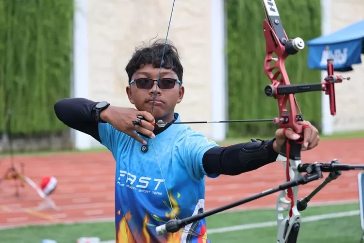 Galeno Rubyan Ashia, sukses meraih gelar juara nomor Recurve U13 Perorangan Putra pada MilkLife Archery Challenge Kejurnas Panahan 2025 di Supersoccer Arena Kudus.  (Dok)