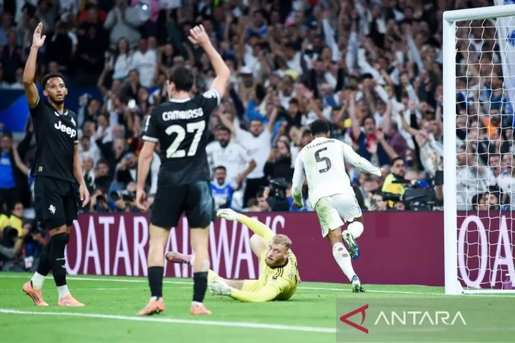 Foto arsip - Pemain Real Madrid Jude Bellingham (kanan) berselebrasi usai mencetak gol ke gawang Juventus dalam lanjutan Liga Champions UEFA 2025/2026 di Stadion Santiago Bernabeu, Madrid, Spanyol,Kamis (23/3/2025) dini hari WIB.  (ANTARA FOTO/Xinhua/Gustavo Valiente)