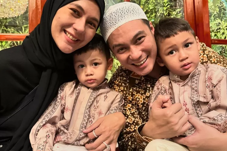 Rumah Tangga Baim Wong dan Paula Verhoeven Diterpa Isu Perceraian, Ini Kata Peramal Hard Gumay! (GenzDaily/dok: Instagram @baimwong)