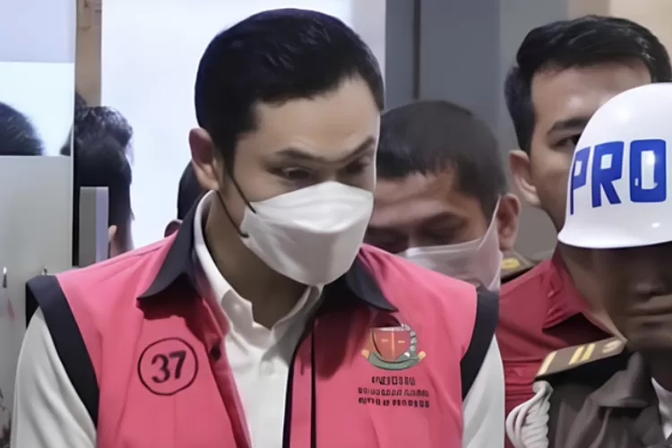 Vonis ringan Harvey Moeis di kasus korupsi Rp300 triliun menuai kritik. Publik harap hakim bertindak tegas di tingkat banding. (Net / HukamaNews.com)