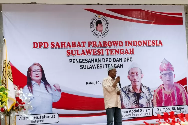 Astam Abdul Salam saat memberikan sambutan dalam acara Pelantikan DPD SPI Sulteng. Foto: Rudy/iNSulteng.id