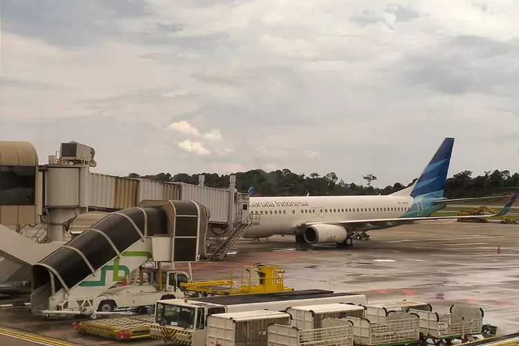 Pesawat Garuda Indonesia di Apron Bandara Hang Nadim Batam.  (Foto: Situr Wijaya/iNIndonesia.com)