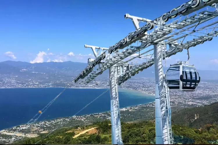 Kereta Gantung dan pemandangan kota Palu. (Foto: Ilustrasi)