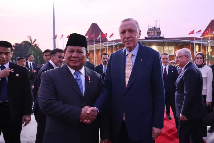Presiden RI Prabowo Subianto melepas kepulangan Presiden . (Foto: Istimewa)