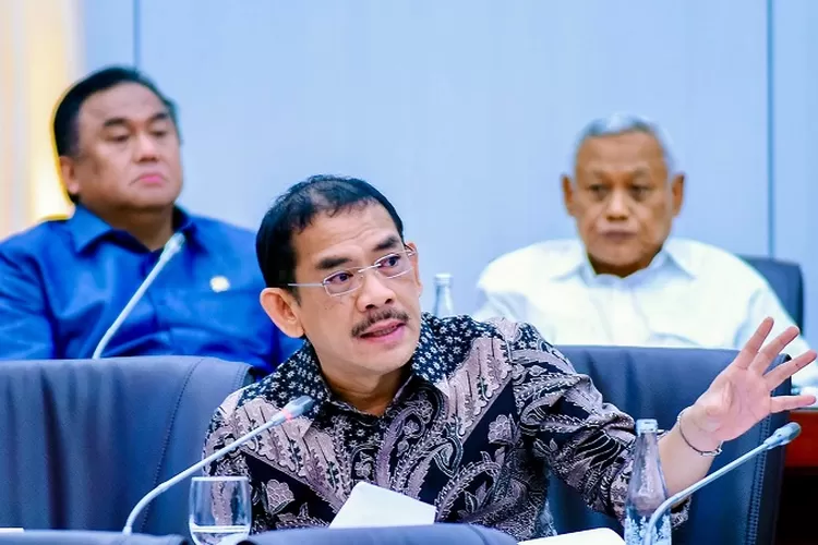 Anggota Komisi VI DPR RI, Asep Wahyuwijaya meminta BUMN menutup anak, cucu dan cicit perusahaan. (Foto: Dok. Pribadi)