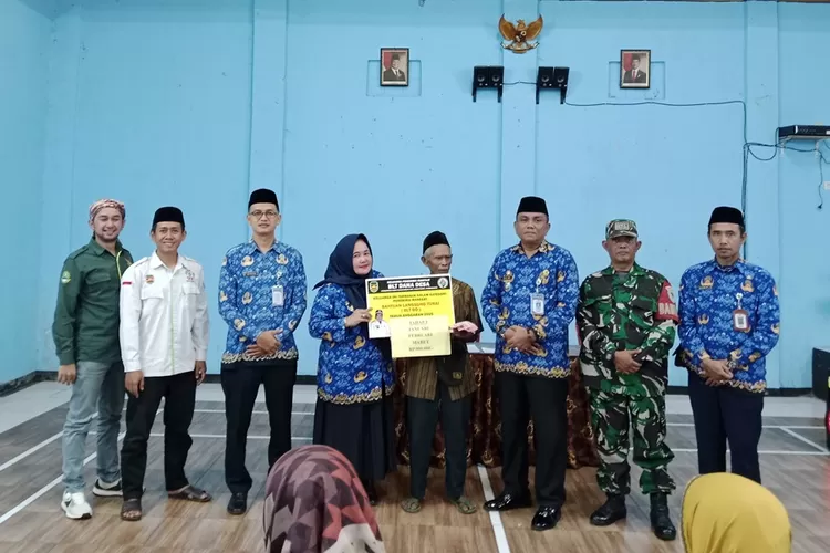 Tim Pendamping Desa Kiarapedes berperan penting dalam pendataan dan penyaluran BLT Dana Desa di Pusakamulya. (Dok. Pemdes Pusakamulya / Pahrul Muhamad Paisal)