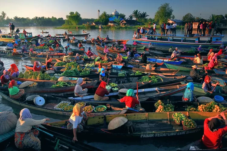 BRI terus dukung ekonomi kerakyatan dengan salurkan KUR Rp42,23 triliun hingga Maret 2025. Fokus pada sektor pertanian dan UMKM. (Dok. Bank BRI)