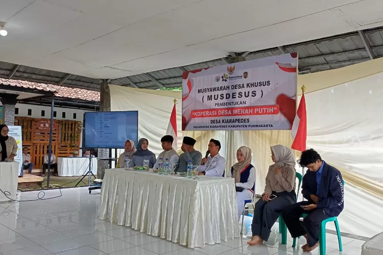Kades Kiarapedes dorong pengembangan Koperasi Desa Merah Putih dengan pengurus kompeten dan teruji. (Dok. PURWAKARTA ONLINE/Enjang Sugianto)
