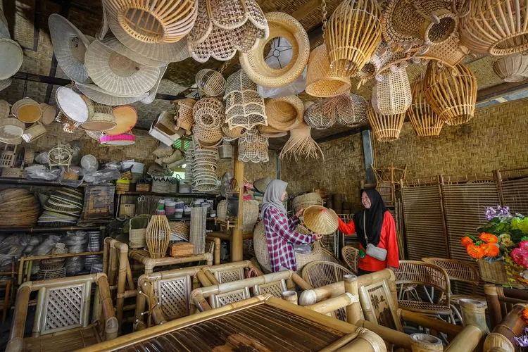 Indeks Bisnis UMKM BRI capai 104,3 di Q1-2025. Momentum Ramadhan dan THR jadi pendorong kinerja UMKM tumbuh. (Foto: Bank BRI)