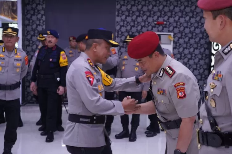 Mutasi pejabat di Polda Jabar, termasuk pergantian Kapolres Purwakarta. Ini nama-nama yang dimutasi dan jabatan barunya. (Dok. Tribratanews)