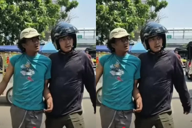 Tangkapan Layar Aksi juru parkir liar di Jakarta bikin heboh: lari tunggang langgang, salto, hingga nyaris tertabrak mobil saat razia. ( (YouTube.com / BANG RANI STONES))