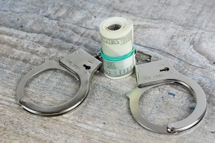 Polisi gerebek gudang narkoba di Medan. 4 tersangka ditangkap, ribuan ekstasi dan puluhan kg sabu disita dari jaringan Thailand. ((Unsplash/Bermix Studio))