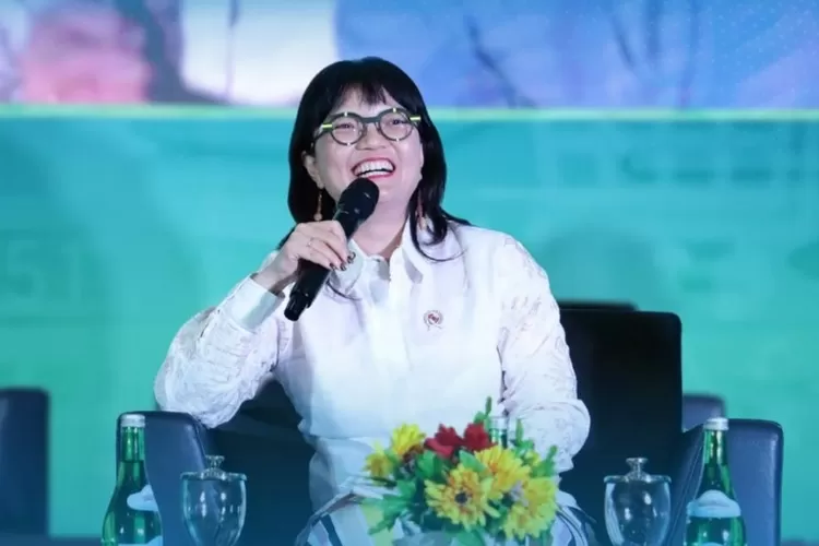 Wamendikti Saintek, Stella Christie memberi ide untuk siswa belajar Bahasa Inggris dan Matematika lewat sajian menu MBG.  ((Instagram.com/@kemdiktisaintek.ri))