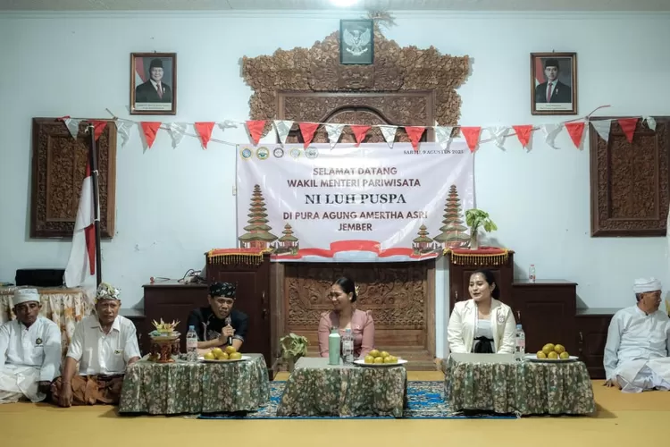 Kunjungan Wamenpar Ni Luh Puspa ke Pura Agung Amertha Asri, Jember, Jawa Timur. ((Dok. Istimewa))