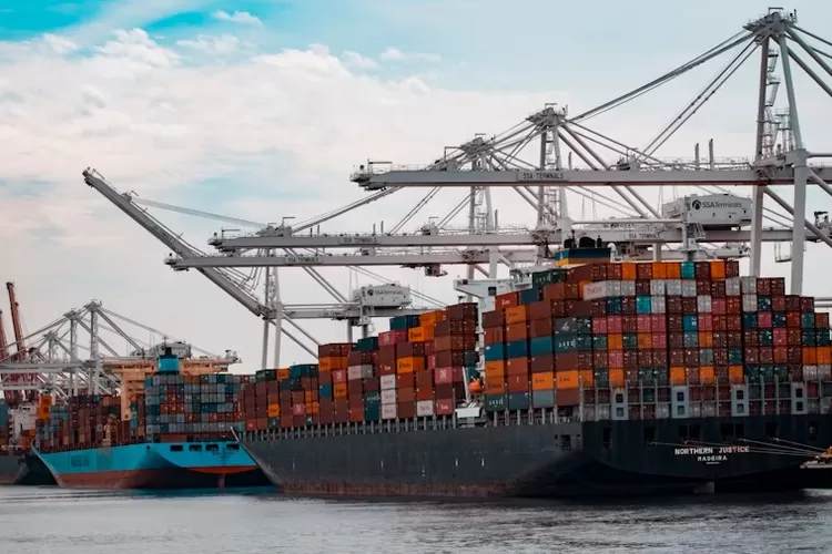 Foto Ilustrasi - Perusahaan China beramai-ramai memindahkan investasi ke Indonesia.  ((Unsplash/andylid0))