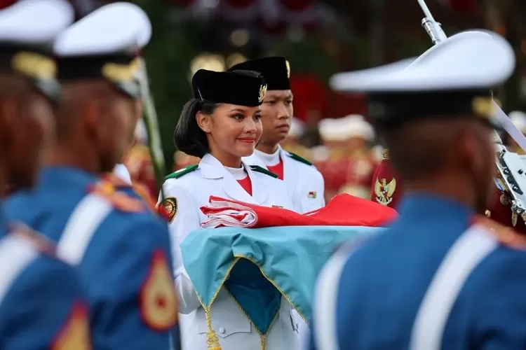 Potret Paskibraka saat mengibarkan Bendera Merah Putih di Istana Negara, Jakarta, pada peringatan HUT RI ke-80 pada 17 Agustus 2025. ((Instagram.com/@prabowo))
