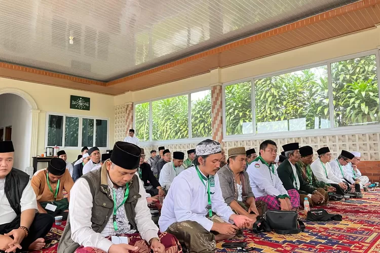 Idaroh Wustho Jatman Jawa Barat menggelar manaqib, zikir, dan doa kebangsaan di Ponpes Al Muhajirin 5 Purwakarta. (Purwakartaonline)