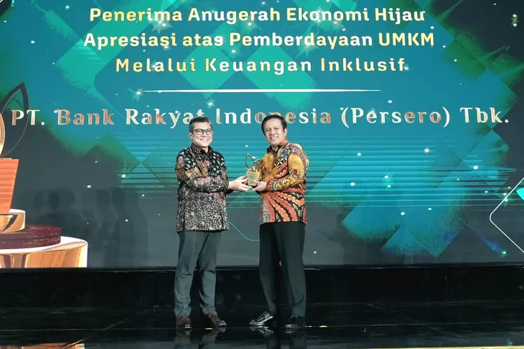 BRI dianugerahi Ekonomi Hijau atas keberhasilan memberdayakan UMKM secara inklusif dan berkelanjutan di seluruh Indonesia. (PurwakartaOnline)