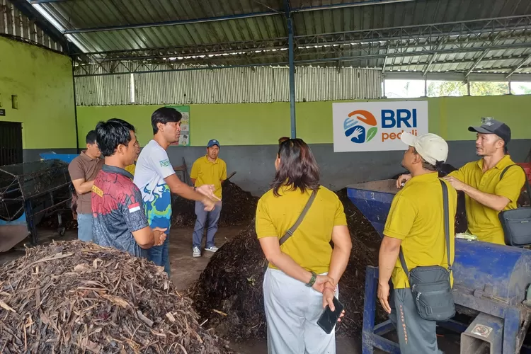 BRI Gas Pol Atasi Sampah, Latih TPS3R Bali Ubah Limbah Jadi Kompos Bernilai Ekonomi (Purwakartaonline.com)