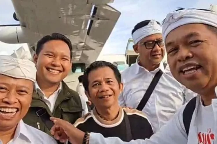 Om Zein dan Gubernur Jabar menyalurkan bantuan bagi korban bencana di Sumut dan Aceh meski perjalanan penuh risiko. (Dok. TikTok @dedimulyadiofficial)