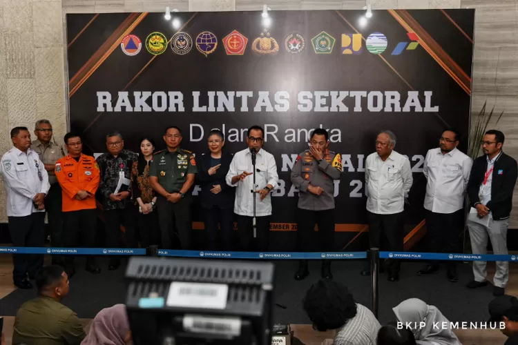 Libur Nataru 2023: Menhub Siapkan Puluhan Armada Untuk Mudik Gratis ...