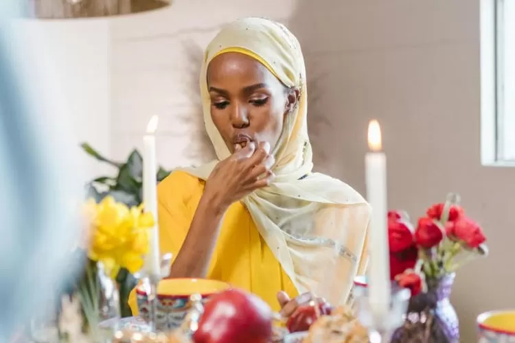 Ilustrasi Seorang Muslim Tak Sengaja Santap Makanan Haram ((Pexels.com/RDNEStockProject))