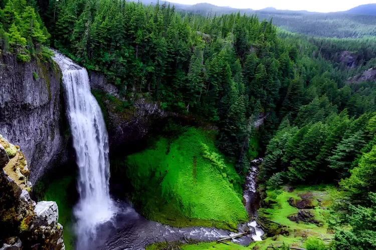 Air Terjun Tertinggi Di Pulau Jawa Ini Ada Di Probolinggo: Tebingnya 