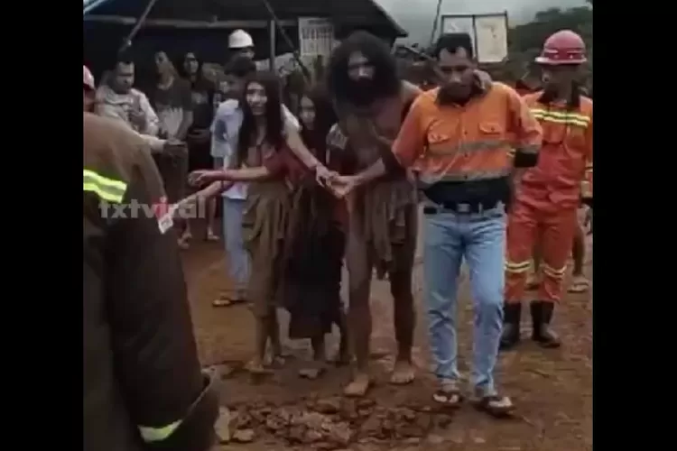 Video Viral Suku Pedalaman Hutan Halmahera Tiba-Tiba Datangi Lokasi Tambang:  Hidupnya Terancam? - Jatim Network