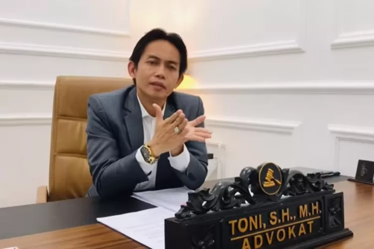 Pihak kuasa hukum Pegi setiawan akan ajukan gugatan ganti rugi kepada Polda Jabar. (YouTube/Pengacara Toni)