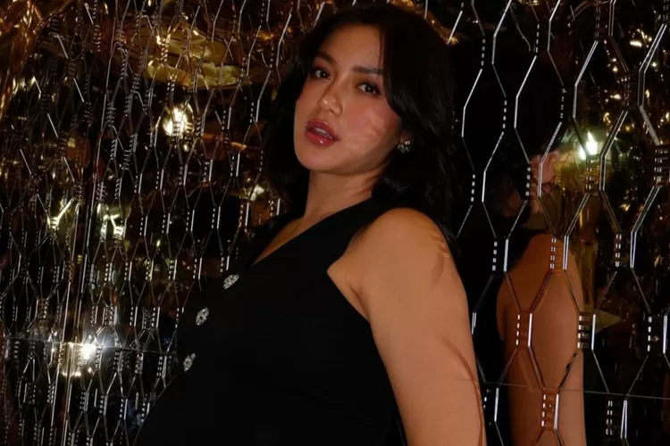 Tidak baik-baik saja, Erick Iskandar ungkap kondisi Jessica Iskandar jelang melahirkan anak ketiga. (Instagram/@inijedar)