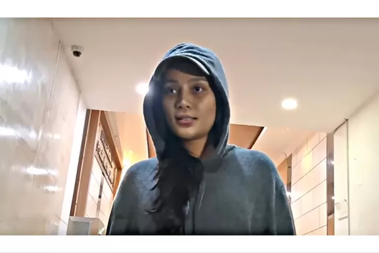Potret Erika Carlina pacar DJ Bravy bongkar ada 2 saksi dalam kasus dengan DJ Panda  (YouTube.com/Intens Investigasi )