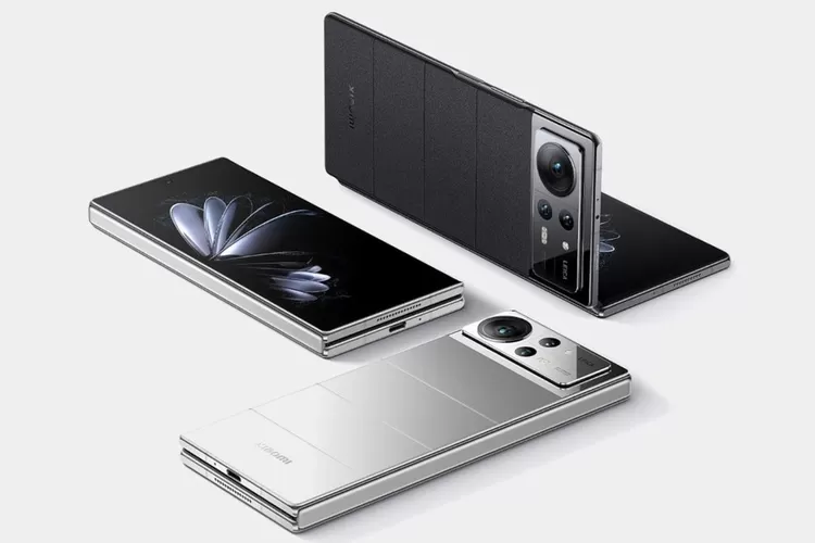 Xiaomi Mix Fold 4 siap mengguncang pasar ponsel lipat dengan desain ultra tipis, performa Snapdragon 8 Gen 3, kamera Leica 50MP, dan baterai besar. Akankah ia menjadi ancaman serius bagi Samsung Galaxy Z Fold 6? (Unsource)