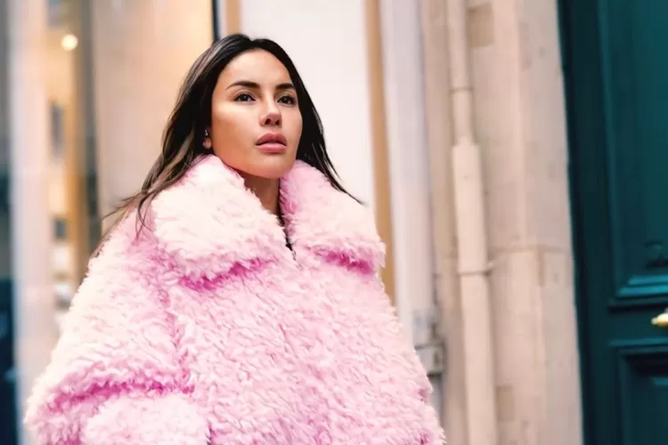 Potret artis Nikita Mirzani yang hari ini, Kamis, 17 Juli 2025 hadir di sidang putusan sela kasusnya dengan Reza Gladys di PN Jakarta Selatan. (instagram/nikitamirzanimawardi_172)