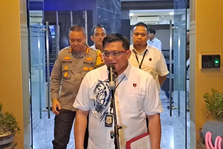 Firli Bahuri, Ketua KPK tersangka kasus pemerasan. 2 mobil, 21 handphone disita penyidik. (PMJ News / HukamaNews.com)